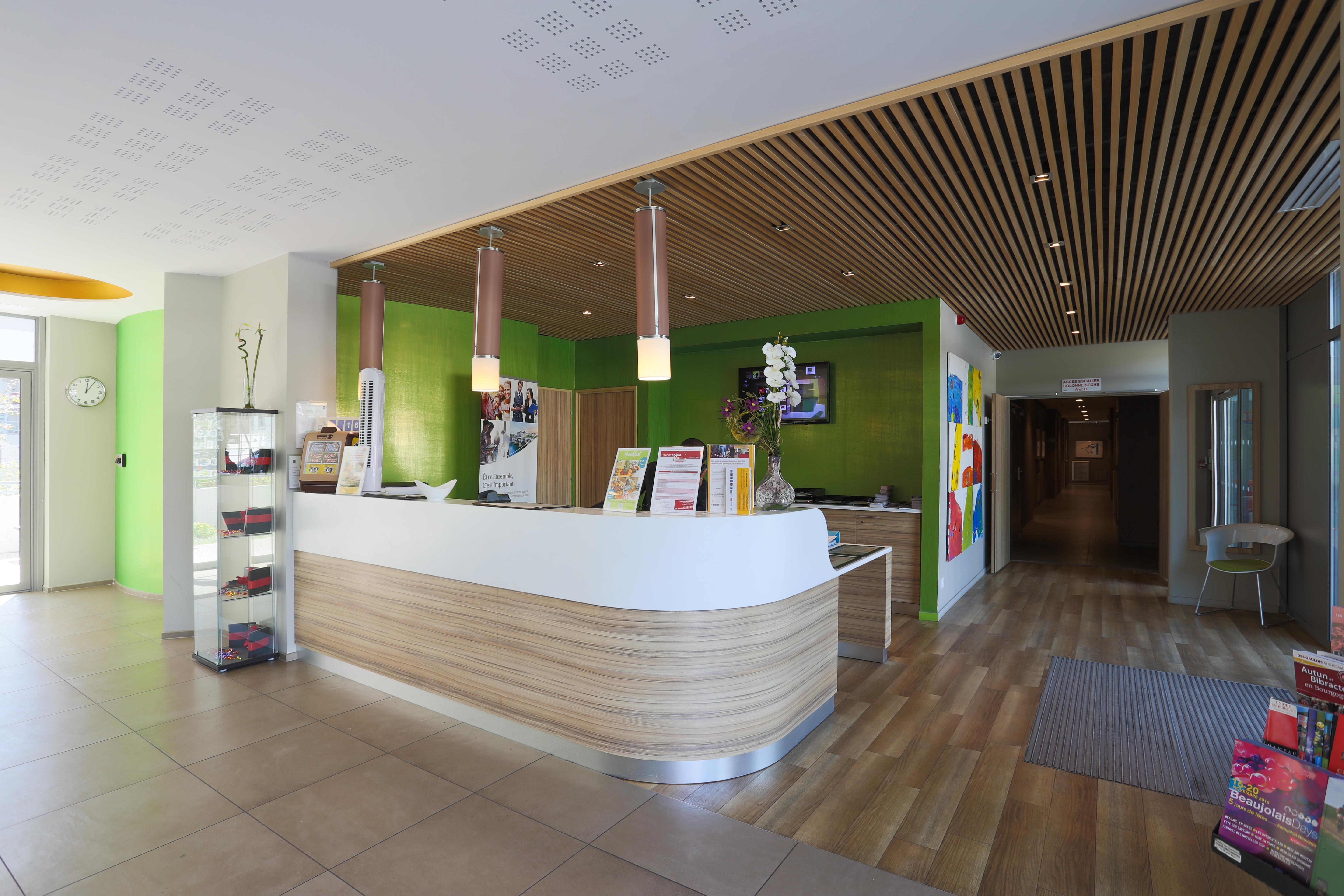 Q7 7 Aparthotel 4*