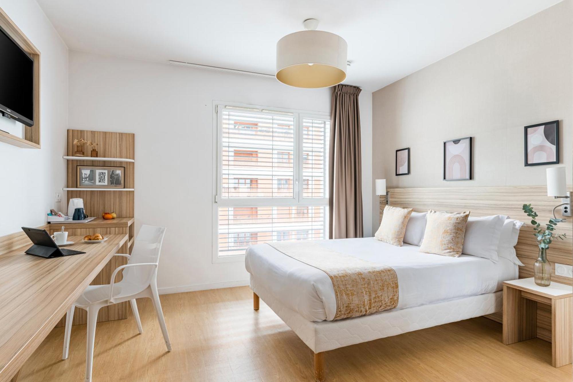 Q7 7 Aparthotel