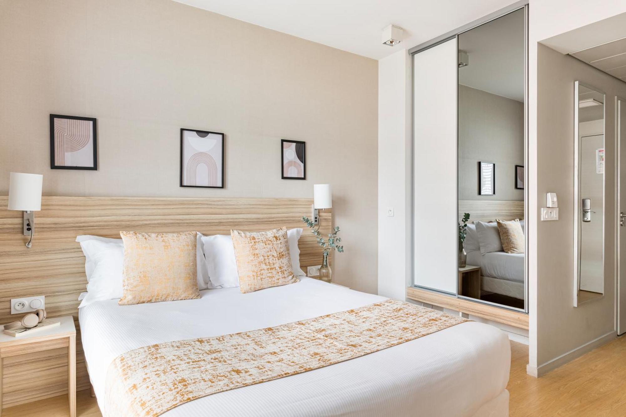Q7 7 Aparthotel