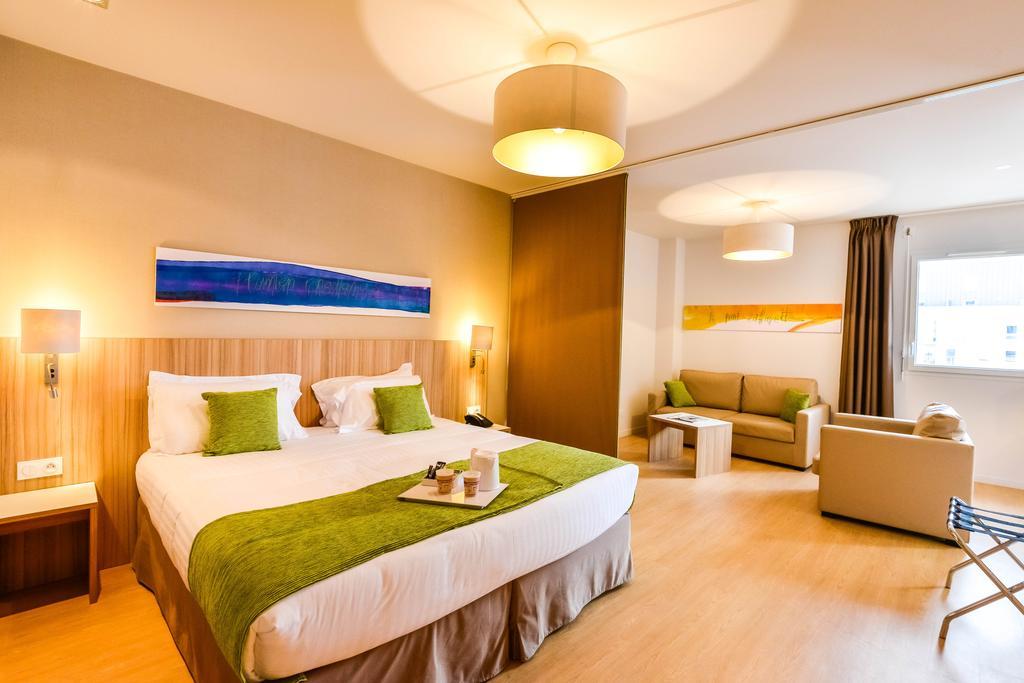 服装Q7 7 Aparthotel 4*