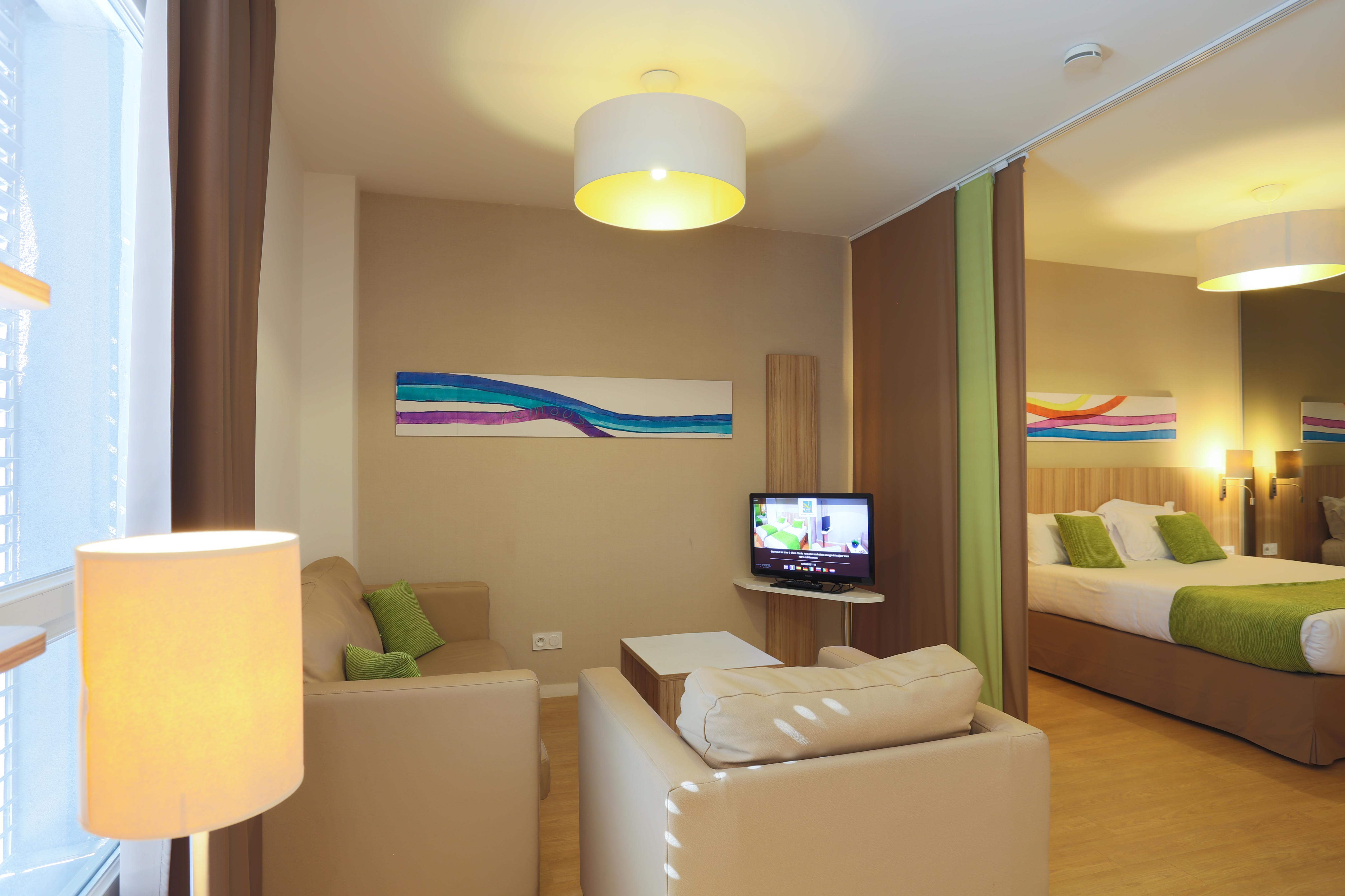 服装Q7 7 Aparthotel 4*